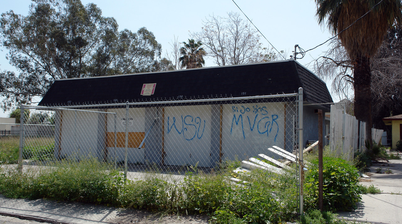 151 W Vine St in San Bernardino, CA - Building Photo