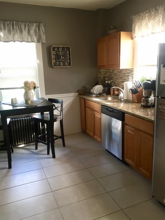 12 Charles E Ryan Rd, Unit 2 in Somerville, MA - Building Photo