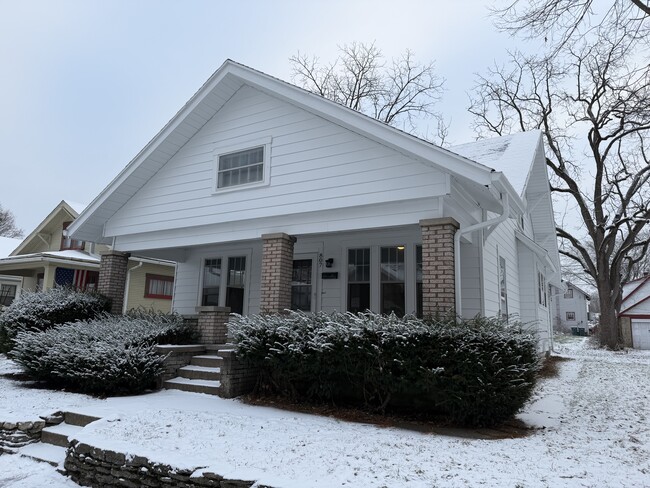 property at 807 S 10th St