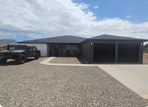 2 Calle Cadena Ct in Alamogordo, NM - Building Photo - Building Photo