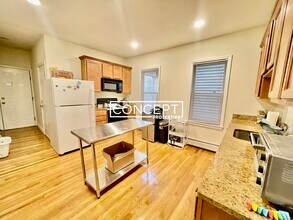 143 Hillside St, Unit 1 in Boston, MA - Building Photo - Building Photo