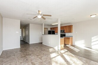 1424 Pine Ln in Fort Worth, TX - Building Photo - Building Photo