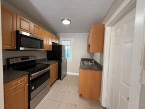 400 Metcalf Ct in West Palm Beach, FL - Building Photo - Building Photo