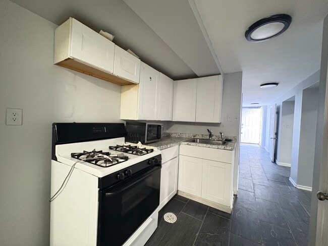 579 Liberty Ave, Unit Basement