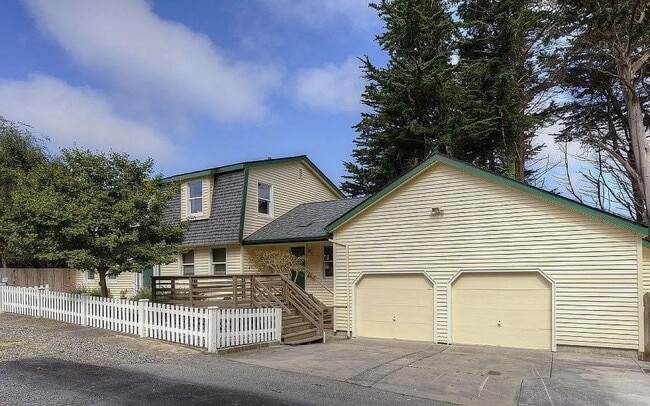 property at 1004 Acacia St