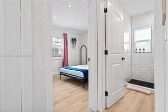 1636 Arthur St in Hollywood, FL - Foto de edificio - Building Photo