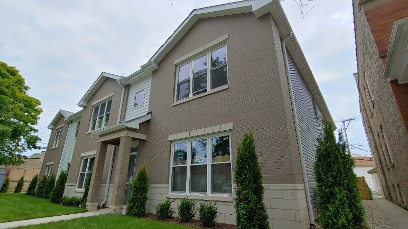 4211 N Harding Ave-Unit -1S in Chicago, IL - Building Photo