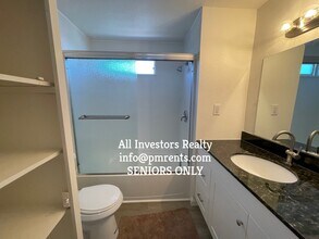 141 Douglas Dr in Oceanside, CA - Building Photo - Building Photo