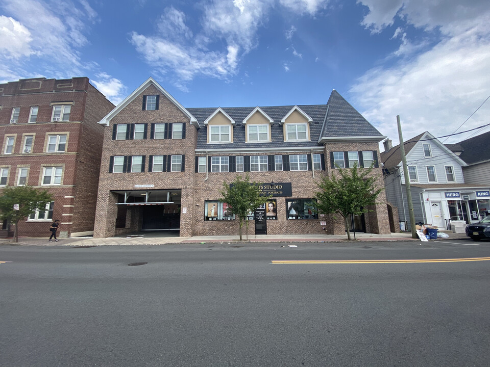 134 Franklin Ave in Nutley, NJ - Building Photo