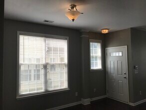 8220 City Loft Ct in Raleigh, NC - Building Photo - Building Photo