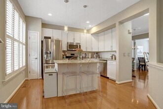 3814 Dominion Mill Dr in Alexandria, VA - Building Photo - Building Photo