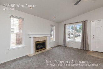 808 NE 70th St in Seattle, WA - Building Photo - Building Photo
