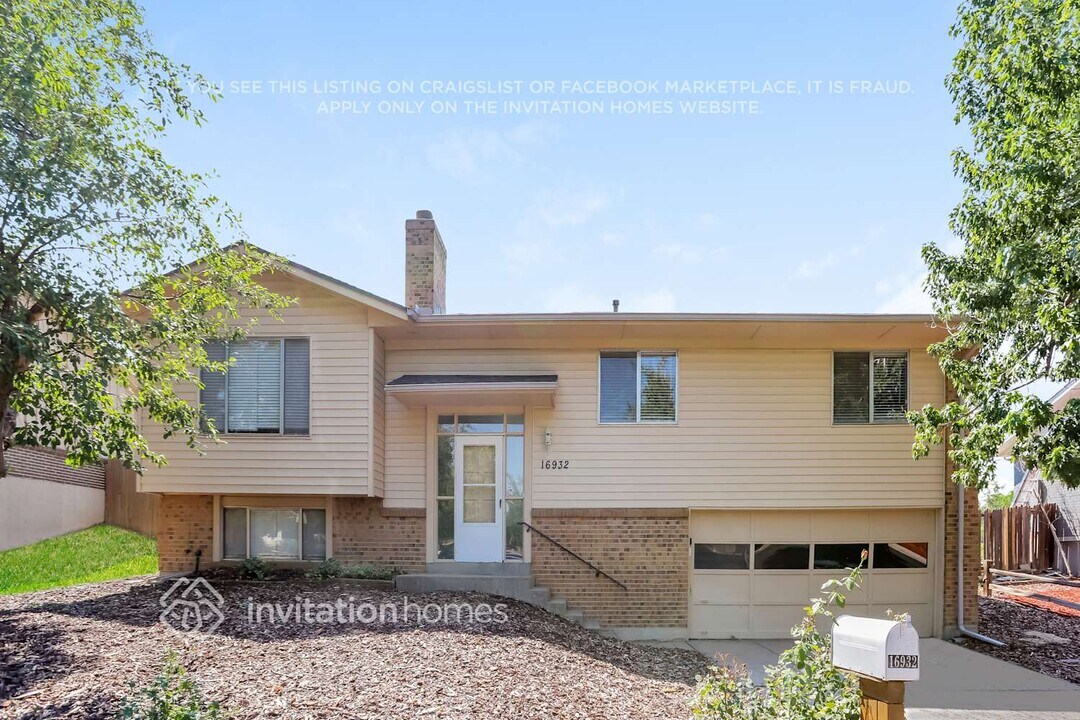 16932 E Bates Ave in Aurora, CO - Building Photo
