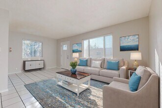 12013 Stilwell Pl NE-Unit -A in Albuquerque, NM - Building Photo - Building Photo