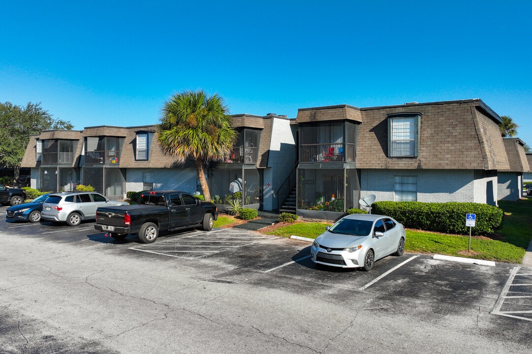 The Villas At Pinecrest in Orlando, FL - Foto de edificio