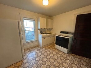 123 College Ave in Grove City, PA - Building Photo - Building Photo