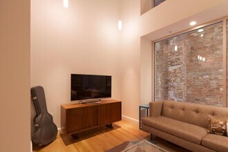 106 N High St in Columbus, OH - Foto de edificio - Building Photo