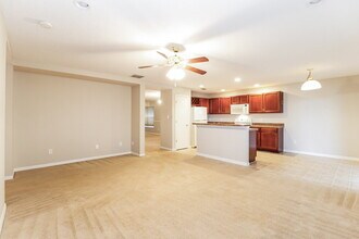 1176 Stoneham Dr in Groveland, FL - Building Photo - Building Photo