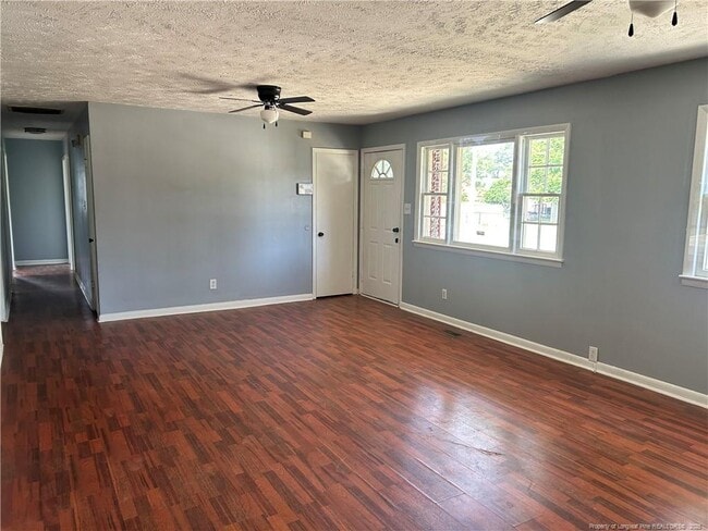 7430 Southgate Rd in Fayetteville, NC - Building Photo - Building Photo