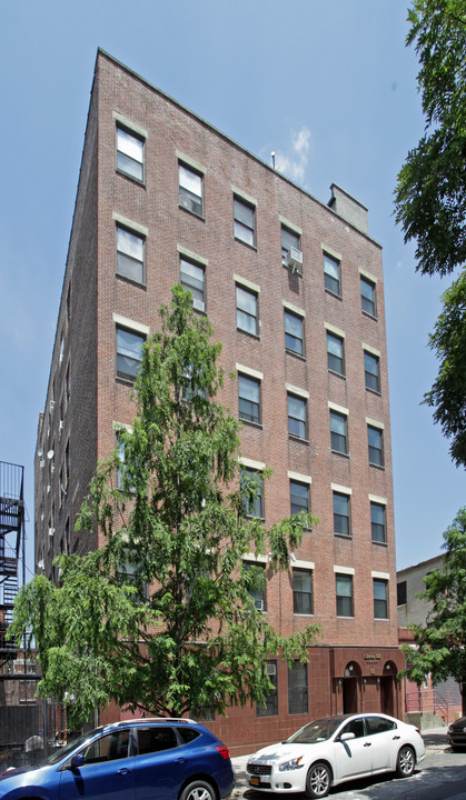 Clifton Hill Plaza in Brooklyn, NY - Building Photo