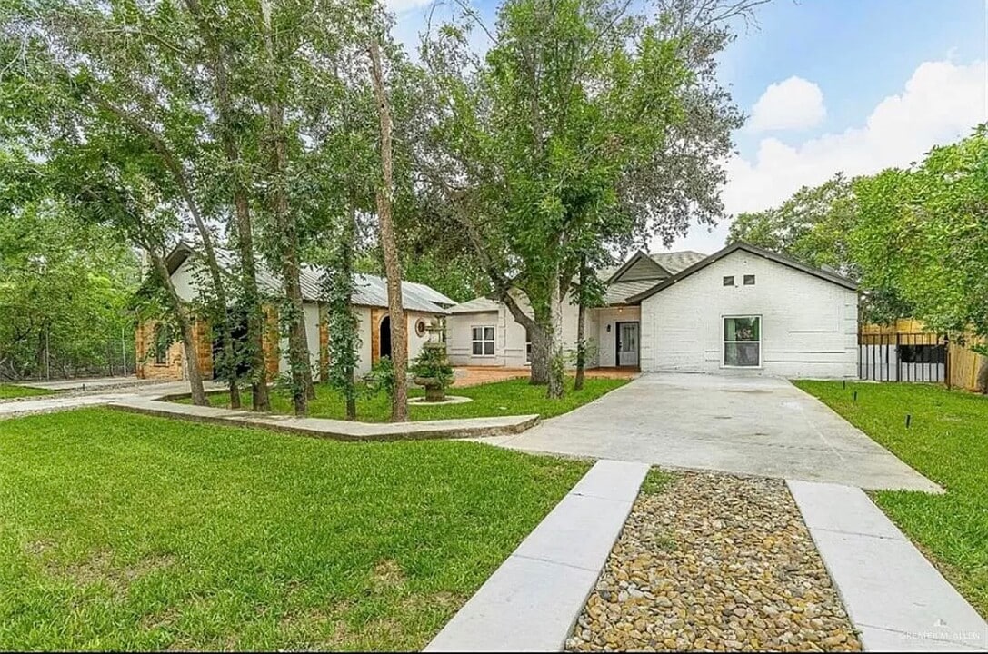 4700 N Taylor Rd in McAllen, TX - Foto de edificio