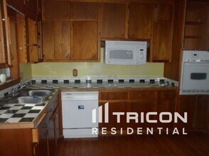 2087 Meadowbrook Dr SW in Conyers, GA - Building Photo - Building Photo