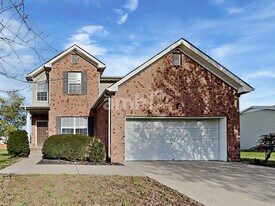 1007 Rutherford Way in Hendersonville, TN - Building Photo