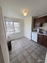 181 High St in Groton, CT - Building Photo - Building Photo