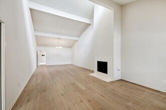 1808 S Gessner Rd in Houston, TX - Building Photo - Building Photo