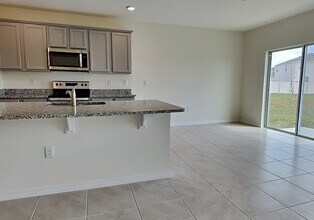 5246 Mahogany Dr in Mount Dora, FL - Foto de edificio - Building Photo