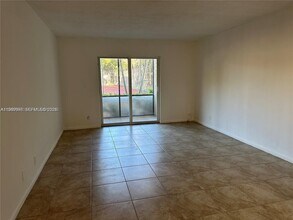 253 S Cypress Rd in Pompano Beach, FL - Building Photo - Building Photo