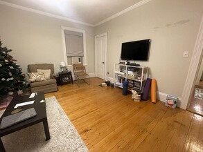 66 Chestnut St, Unit #1 in Brookline, MA - Foto de edificio - Building Photo