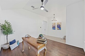 1701 Hidden Springs Path in Round Rock, TX - Foto de edificio - Building Photo