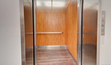 157-161 Post Ave-Unit -202 in Westbury, NY - Building Photo - Building Photo