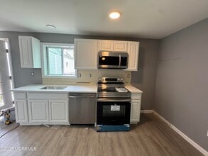 313 Lorillard Ave in Union Beach, NJ - Building Photo - Building Photo