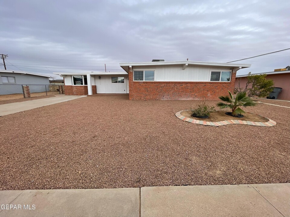 5219 Danny Dr in El Paso, TX - Building Photo