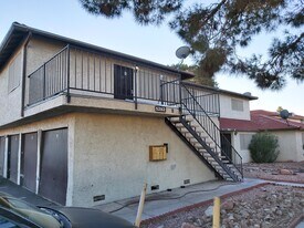 5282 S Maryland Pkwy in Las Vegas, NV - Building Photo