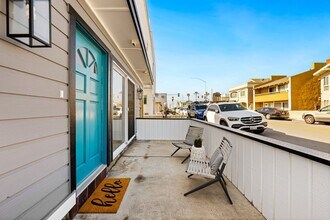 212 Orange St in Newport Beach, CA - Building Photo - Building Photo