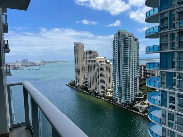 300 S Biscayne Blvd, Unit T-2804 in Miami, FL - Foto de edificio - Building Photo