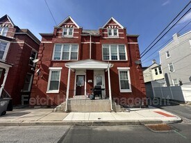 825 Church St in Lebanon, PA - Building Photo