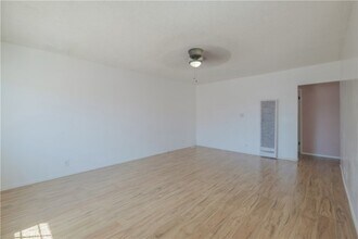 4433 Triggs St in Los Angeles, CA - Foto de edificio - Building Photo