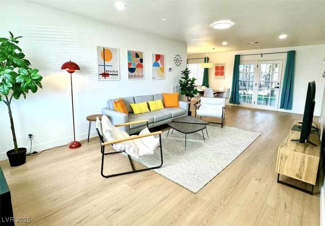 4316 Powell Ave in Las Vegas, NV - Building Photo