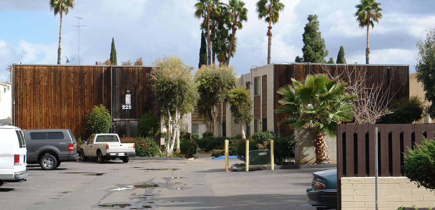 Mollison Townhouses in El Cajon, CA - Building Photo