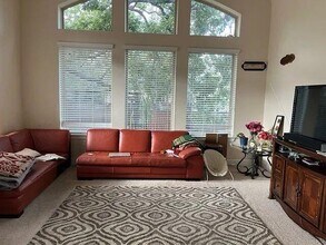 10820 Natches Trce in Austin, TX - Building Photo - Building Photo