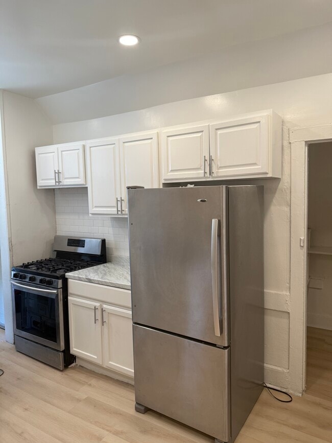 2016 W Clybourn St, Unit Marquette Housing - Upper