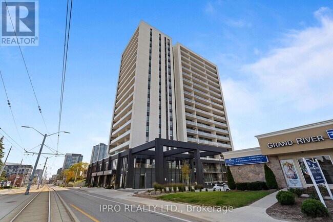 741-741 King St W in Kitchener, ON - Building Photo - Building Photo