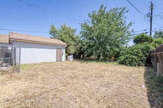 3518 E Clay Ave in Fresno, CA - Building Photo - Building Photo