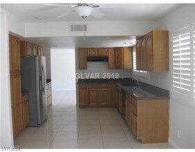 6190 Darby Ave in Las Vegas, NV - Building Photo - Building Photo