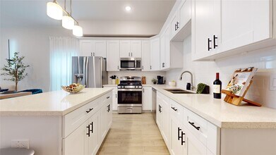 6211 Fairchild St in Houston, TX - Building Photo - Building Photo