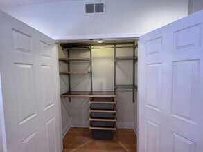 1438 Columbia Rd NW, Unit 302 in Washington, DC - Foto de edificio - Building Photo